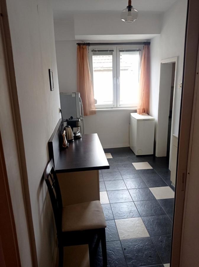 Lovely 1 Bdr In Center Apartment