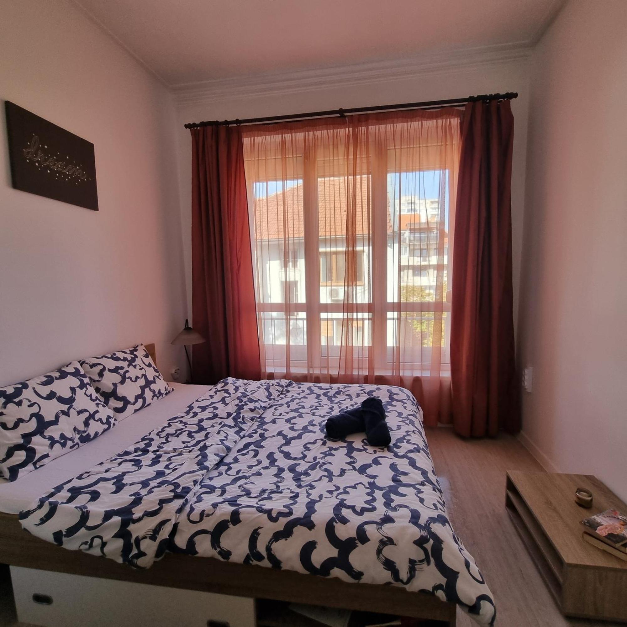 Apartment Lovely 1 Bdr In Center Sofia